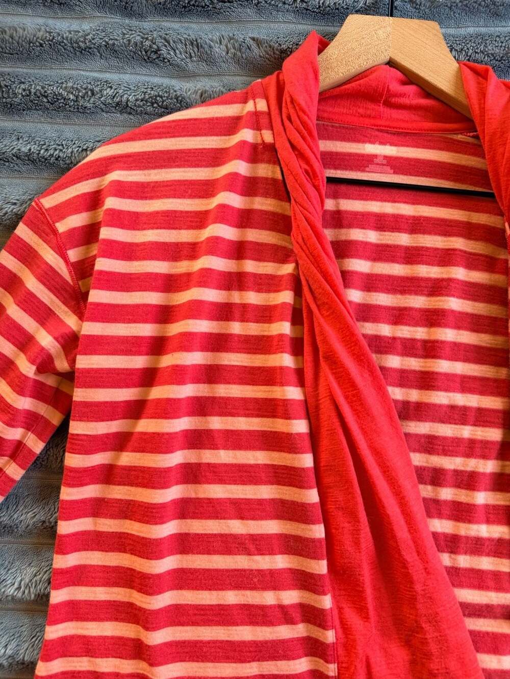 Icebreaker 100% Merino Wool Cardigan Sweater Pink & Coral Stripe Size M - Picture 3 of 8